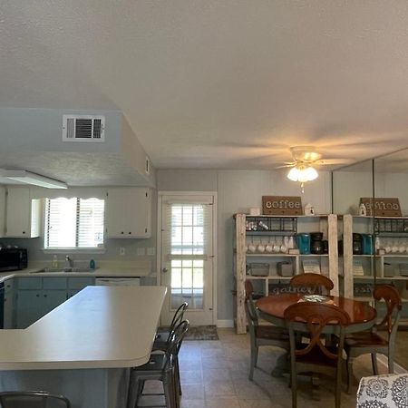 Sunny Daze, Desirable Kid Friendly Resort, 3 Minute Walk To The Beach, Resort Beachside Pool & Restaurant Panama City Beach Dış mekan fotoğraf